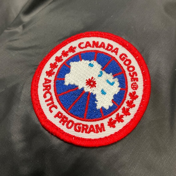 CANADA GOOSE BLACK / GRAPHITE CAMP HOODED JACKET - Picture 6 of 6